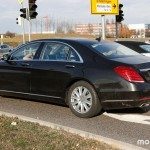 Mercedes начал тестировать обновленный S-Class W222