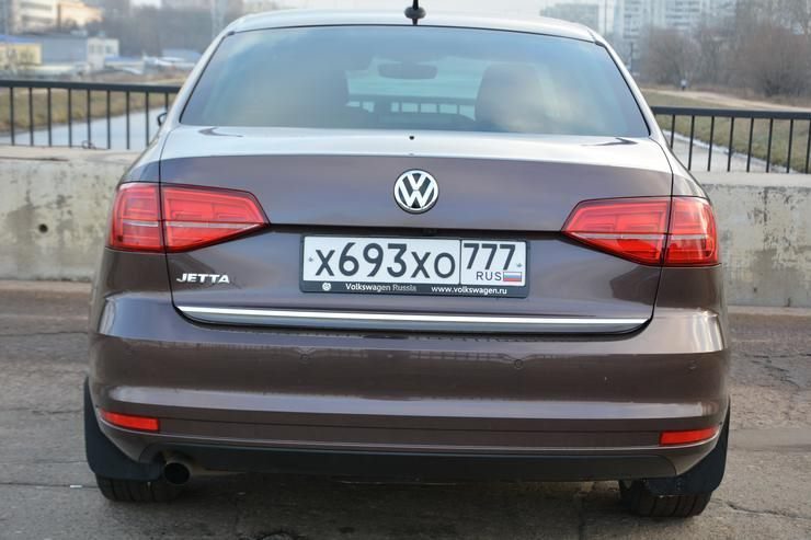 Длительный тест-драйв Volkswagen Jetta: «макси-Polo» или «мини-Passat»?
