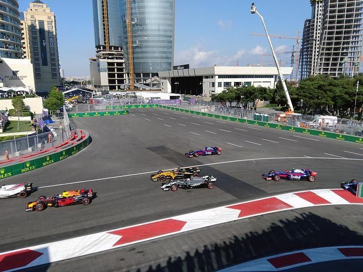 Формула города огней: почему билет на Гран-при Азербайджана стоил $4500