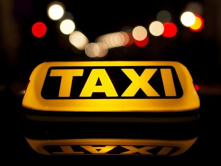 Как сэкономить на такси в новогоднюю ночь