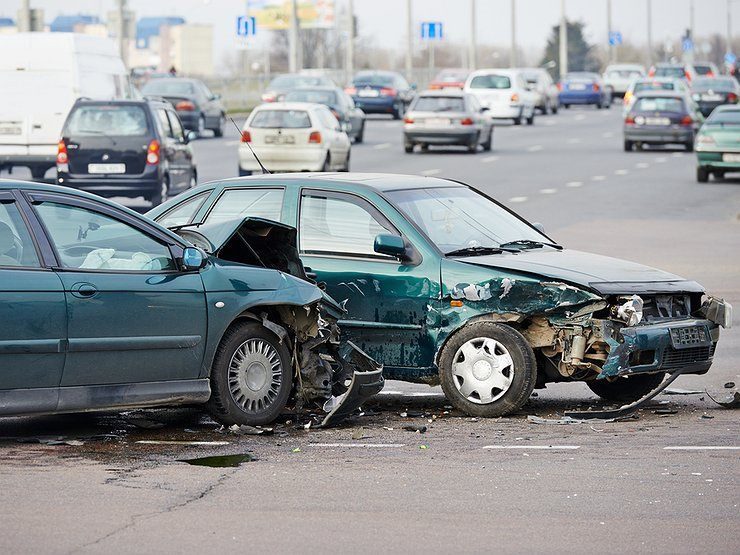 Названы самые аварийные для водителей дни недели с 10 по 16 апреля