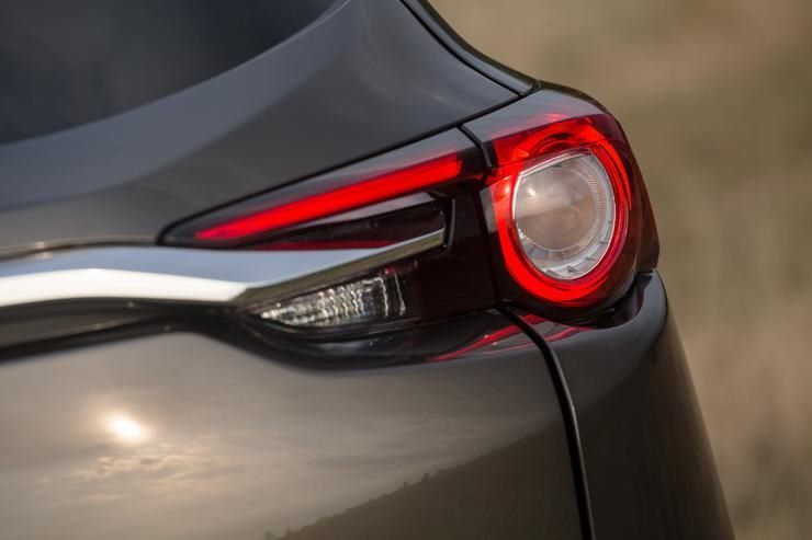 Первый тест-драйв новой Mazda CX-9: щенячий восторг