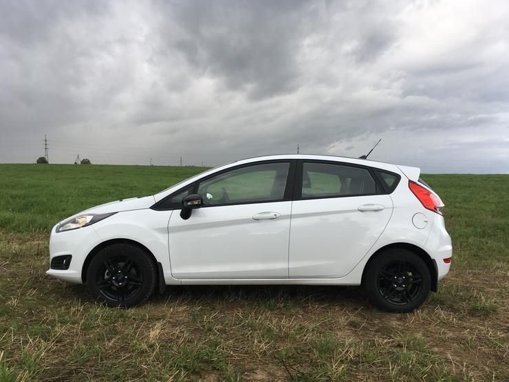 Тест-драйв Ford Fiesta: Black and White ей к лицу