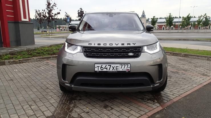 Тест-драйв Land Rover Discovery 5: шесть бед — один ответ