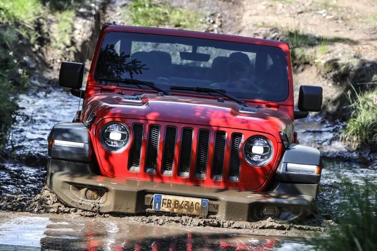 Тест-драйв нового Jeep Wrangler: не дрейфь — прорвемся