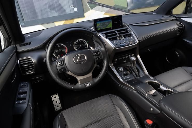 Тест-драйв обновленного Lexus NX: тойотовский масс-маркет