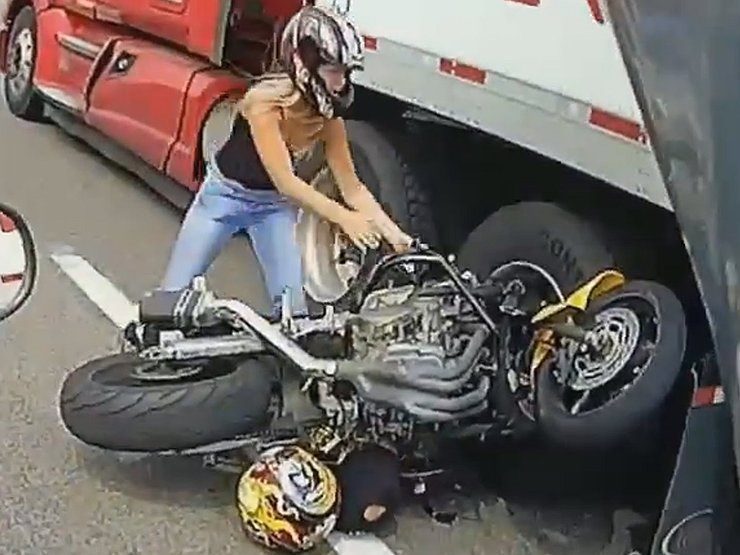 За что мотоциклисты ненавидят автовладельцев