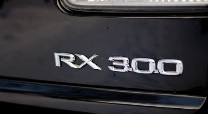 Когда классификация обманчива: опыт владения Lexus RX 300 I