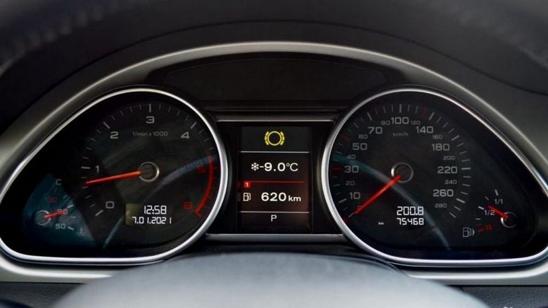 Вдвое дороже, вдвое моложе, но вдвое ли лучше: стоит ли покупать Audi Q7 за 2 миллиона рублей