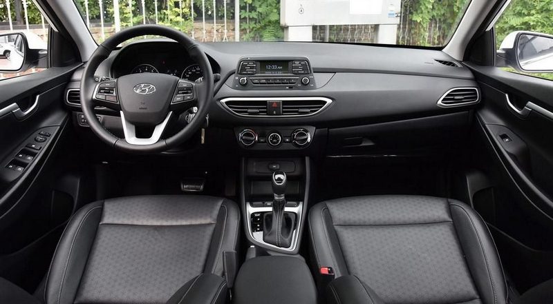 Hyundai анонсировала новую «пятидверку» размером с Lada Vesta SW
