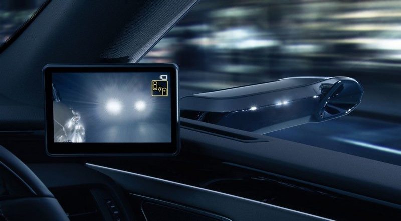 Камеры вместо зеркал: Lexus первым осмелился предложить их на серийной машине