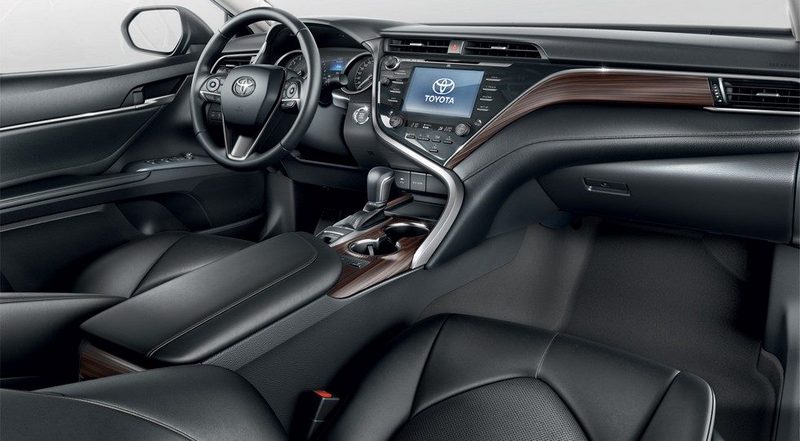 На смену Avensis: Toyota Camry возвращается в Европу