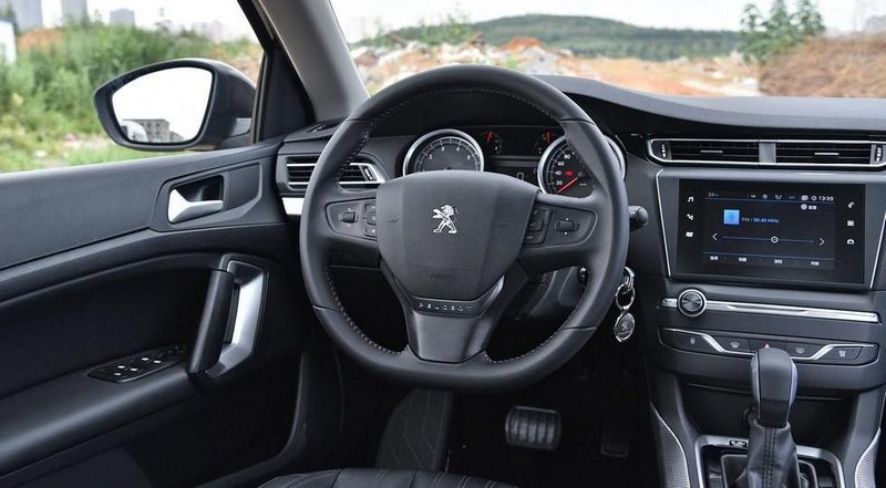 Обновлённый Peugeot 408 лишился атмосферного мотора