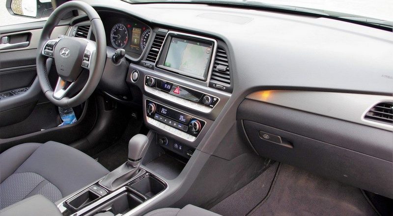 Седан Hyundai Sonata нового поколения выбрался на тесты