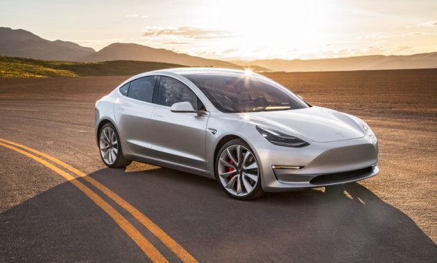 Tesla Model 3 по итогам июля «разгромила» немецких и американских конкурентов на рынке США