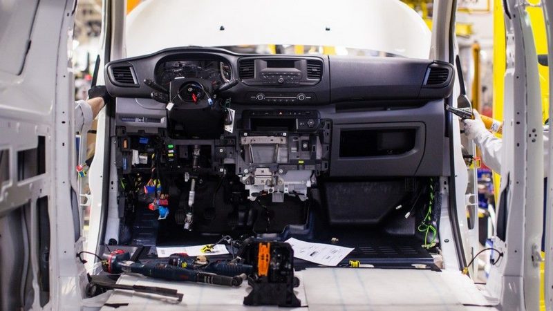 Завод Peugeot-Citroen в Калуге: новая модель, двигатель на конвейере и полноприводный SpaceTourer 4×4!